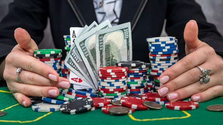 Do Casinos Keep Track of Your Winnings and Losses